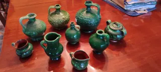 Collezione di 9 tazzine verdi in ceramica