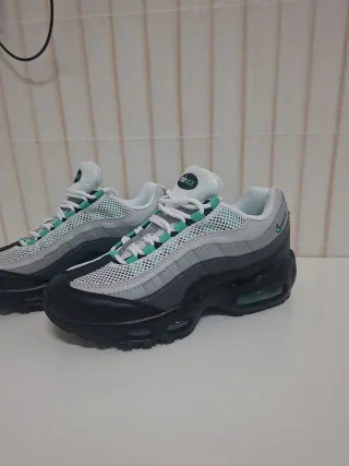 Nike Air Max 95 Gris y Verde Neón
