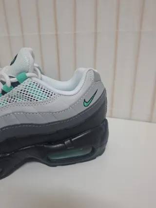 Nike Air Max 95 Gris y Verde Neón