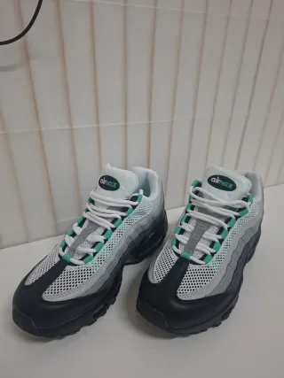 Nike Air Max 95 Gris y Verde Neón