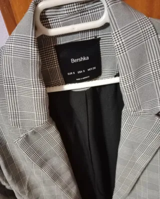 Blazer Bershka Gris y Blanco Talla S