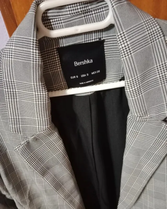 Blazer Bershka Gris y Blanco Talla S