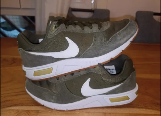 Zapatillas Nike verde oliva