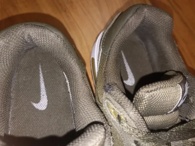 Zapatillas Nike verde oliva