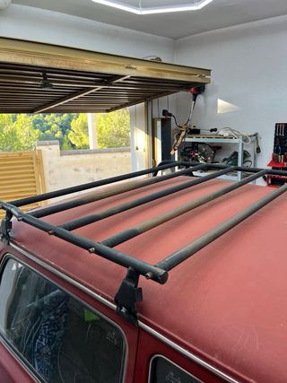 Portaequipajes y defensa Lada Niva