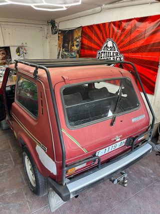Portaequipajes y defensa Lada Niva