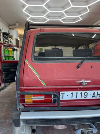 Portaequipajes y defensa Lada Niva