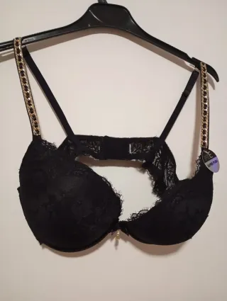 Sujetador encaje negro con detalles dorados