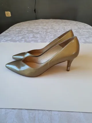 Zapatos de tacón LATOUCHE dorados T.40