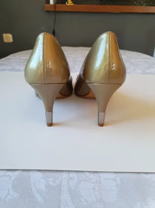 Zapatos de tacón LATOUCHE dorados T.40