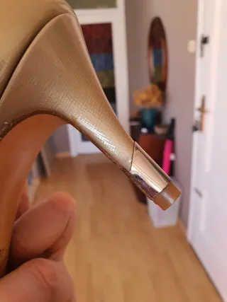 Zapatos de tacón LATOUCHE dorados T.40