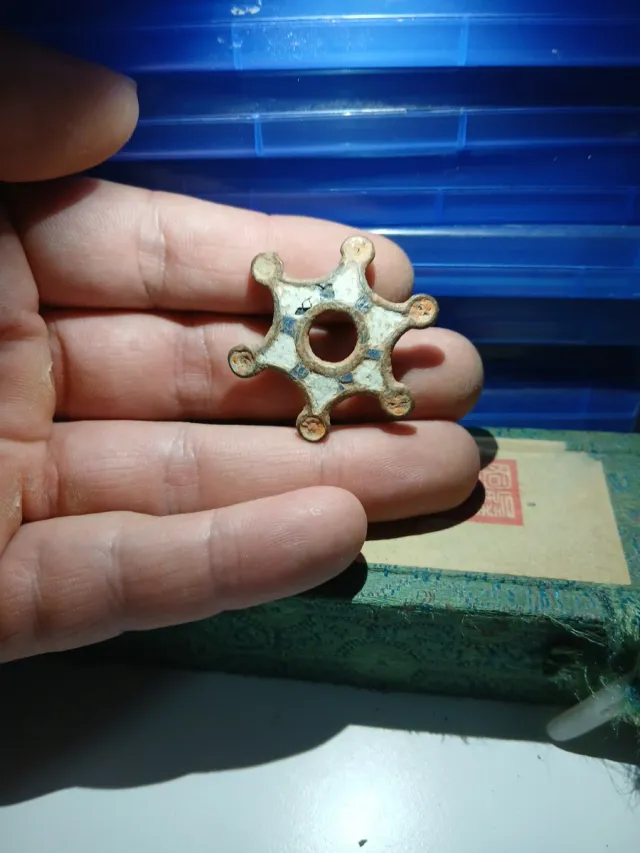 Fibula Romana Antigua