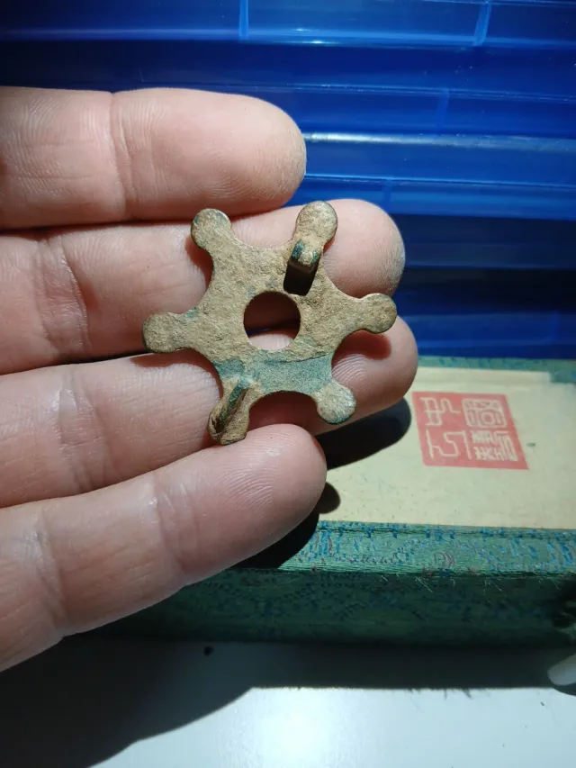 Fibula Romana Antigua