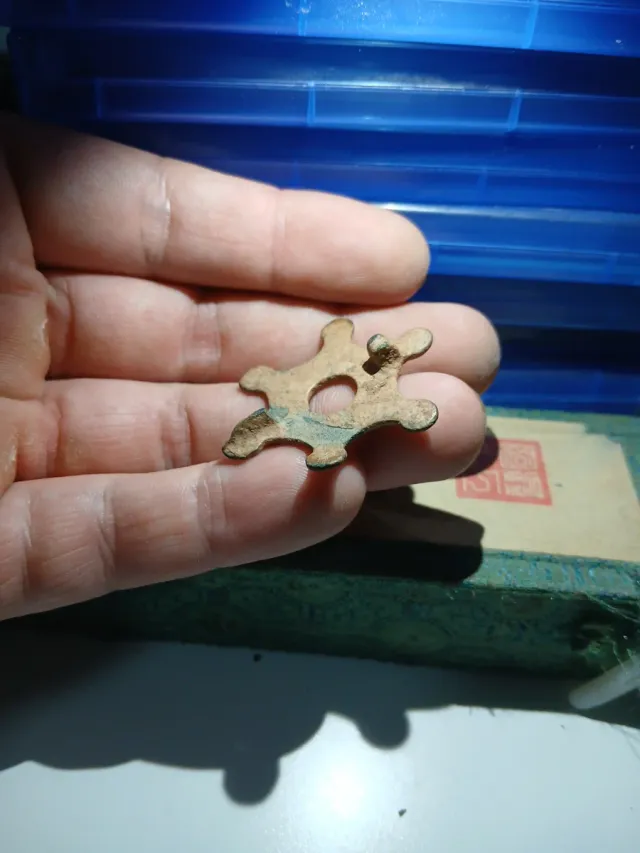 Fibula Romana Antigua