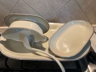 Salsiera e 2 vassoi ovali porcellana