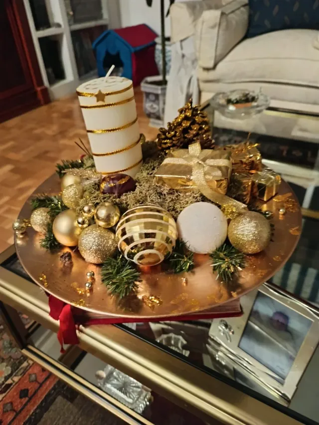 Centro de mesa navideño vela dorada