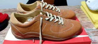 Zapatos de piel marrones