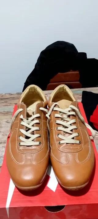 Zapatos de piel marrones