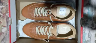 Zapatos de piel marrones