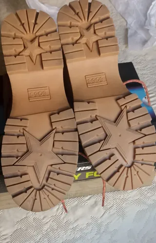 Botas Skechers Piel Marrón y Rojo