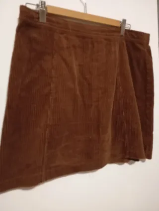 Minifalda de pana marrón