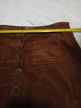 Minifalda de pana marrón