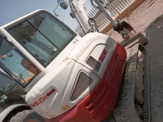 Retroexcavadora Takeuchi TB240