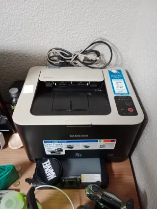 Impresora Samsung CLP-325