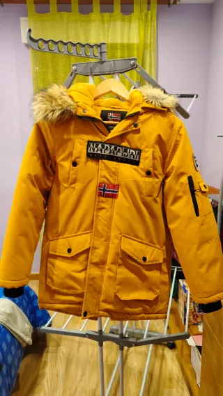 Cazadora invierno  Napapijri amarilla niño T.10-12
