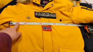 Cazadora invierno  Napapijri amarilla niño T.10-12