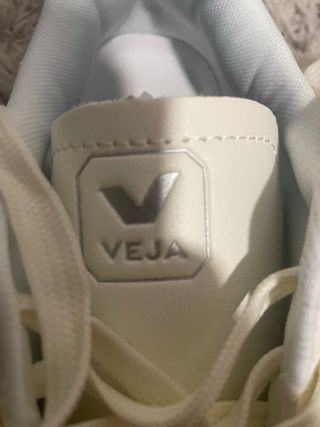 Veja Zapatillas Blancas y Verdes