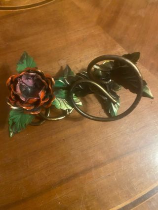 Porta candele in ferro battuto a forma di rosa