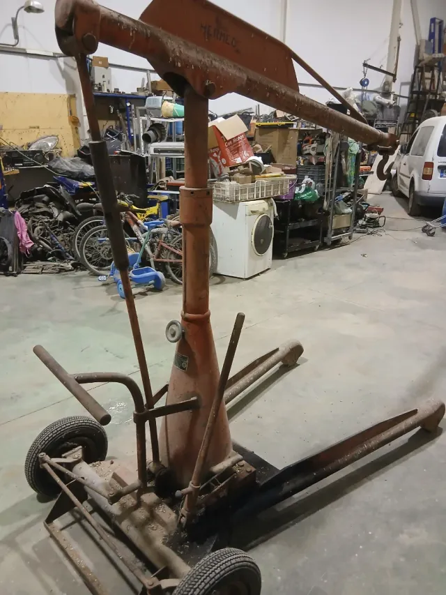 Pluma saca motores industrial