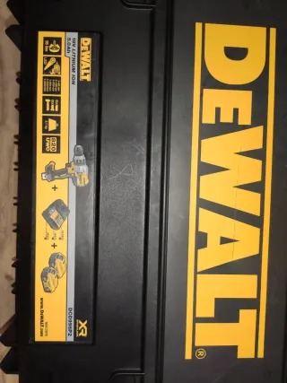 Taladro percutor Dewalt XRP 18V