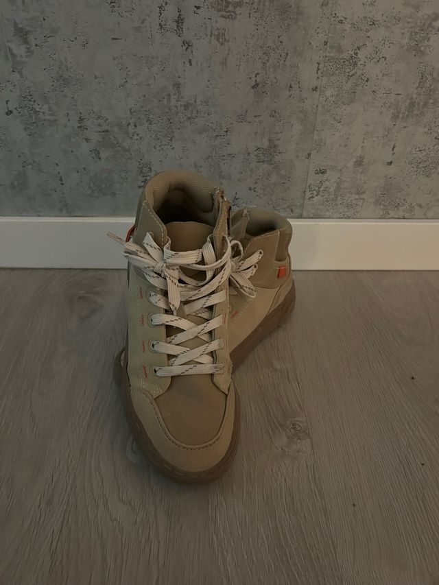 Botas niño beige y marrón talla 34