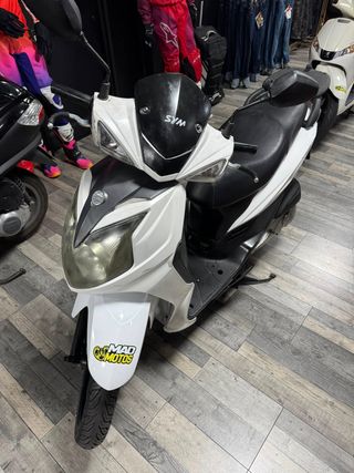 SYM SYMPHONY 125 SR 2015 .