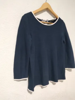 Blusa Hallhuber azul y blanca