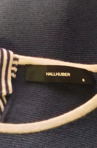 Blusa Hallhuber azul y blanca