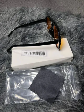 Gafas de sol naranjas