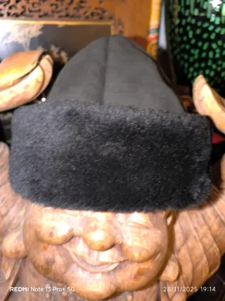 Gorro de piel de oveja negro