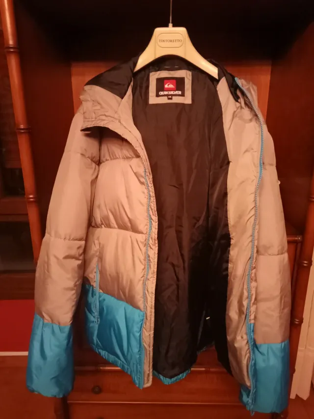 Jaqueta Quiksilver acolchoada bege e azul