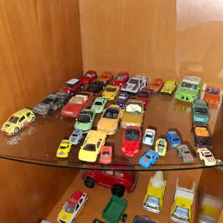 Colección de coches de juguete