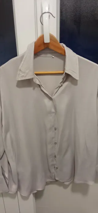 Camisa Zara Gris Perla Fluida Talla XS