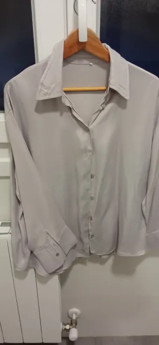 Camisa Zara Gris Perla Fluida Talla XS