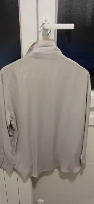 Camisa Zara Gris Perla Fluida Talla XS