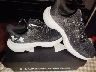 UNDER ARMOUR INFINITE. Zapatillas de correr Nuevas