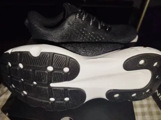 UNDER ARMOUR INFINITE. Zapatillas de correr Nuevas