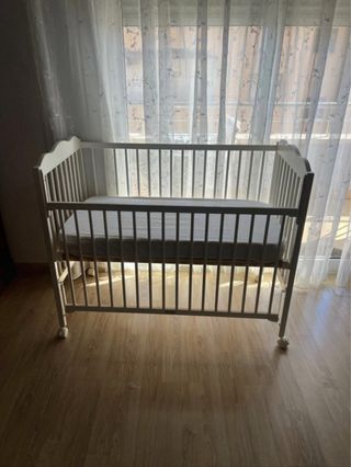 Cuna bebé blanca