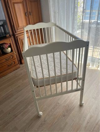 Cuna bebé blanca