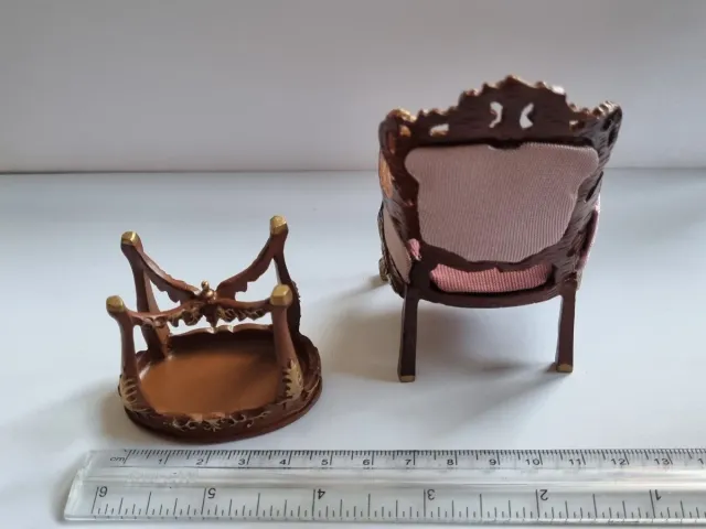 Muebles Casa Muñecas Estilo Barroco. Año 2000.